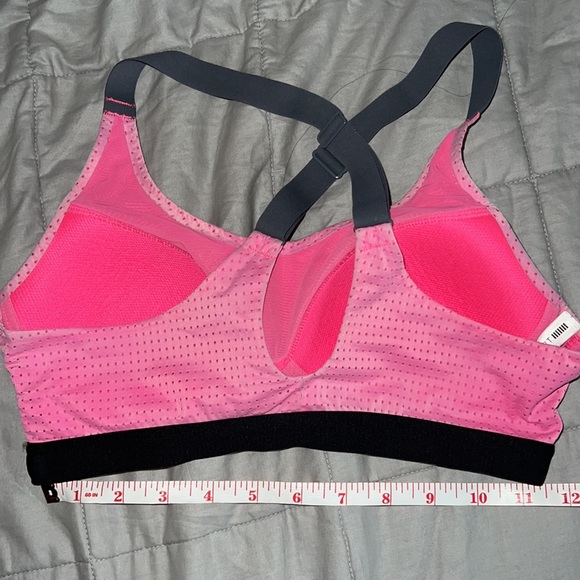 Victorias Secret - Picture 2 of 3